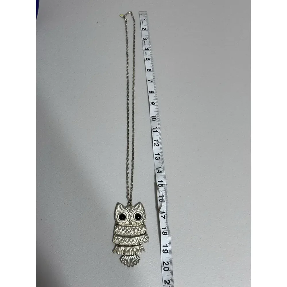 Vintage Claire's Articulated Gold Tone Whitewash 19
